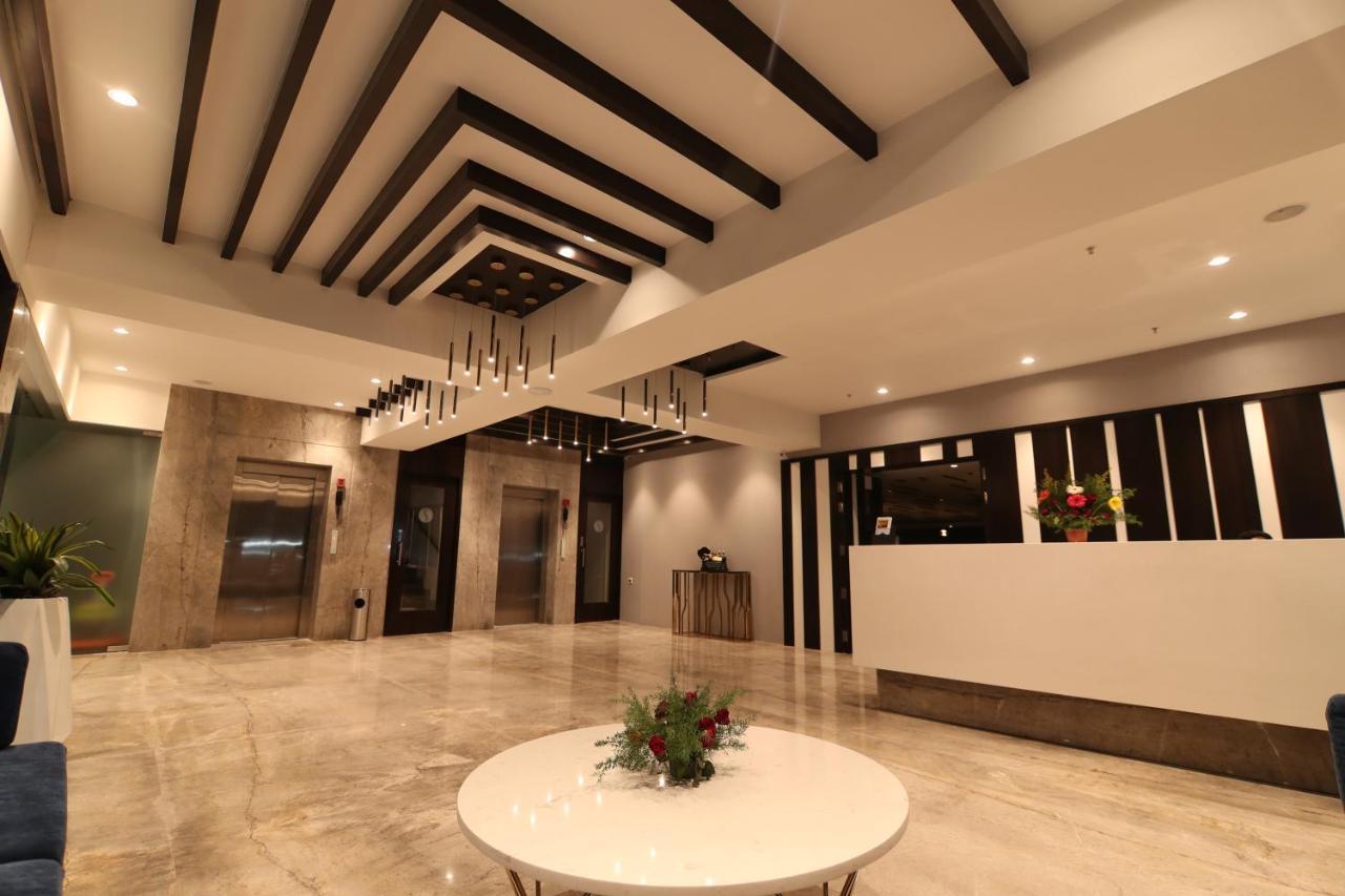Sri Sri Sri Hotel Khammam Zewnętrze zdjęcie