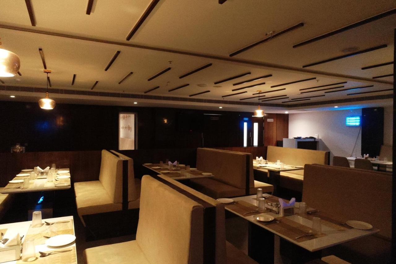 Sri Sri Sri Hotel Khammam Zewnętrze zdjęcie